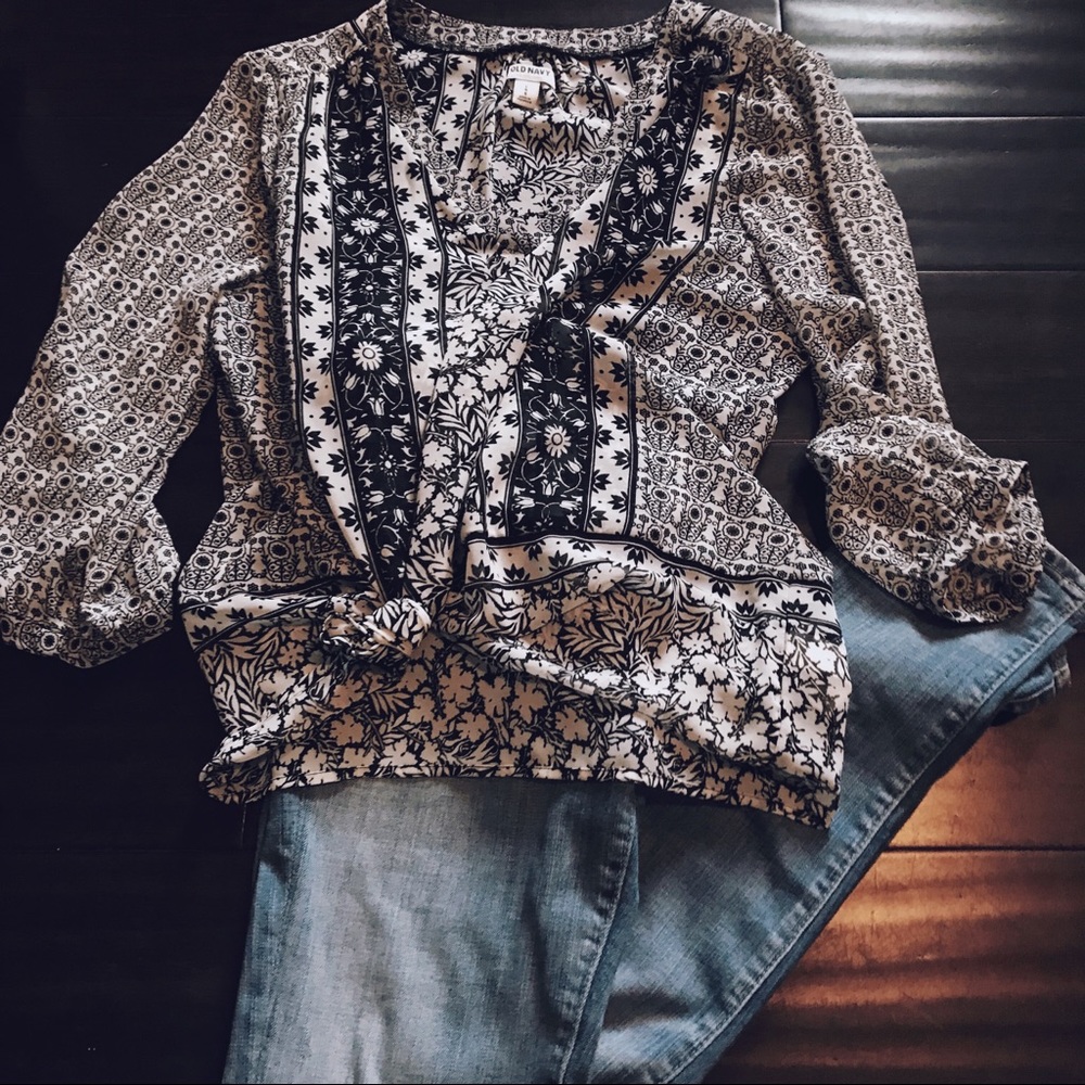 Patterned sheer blouse